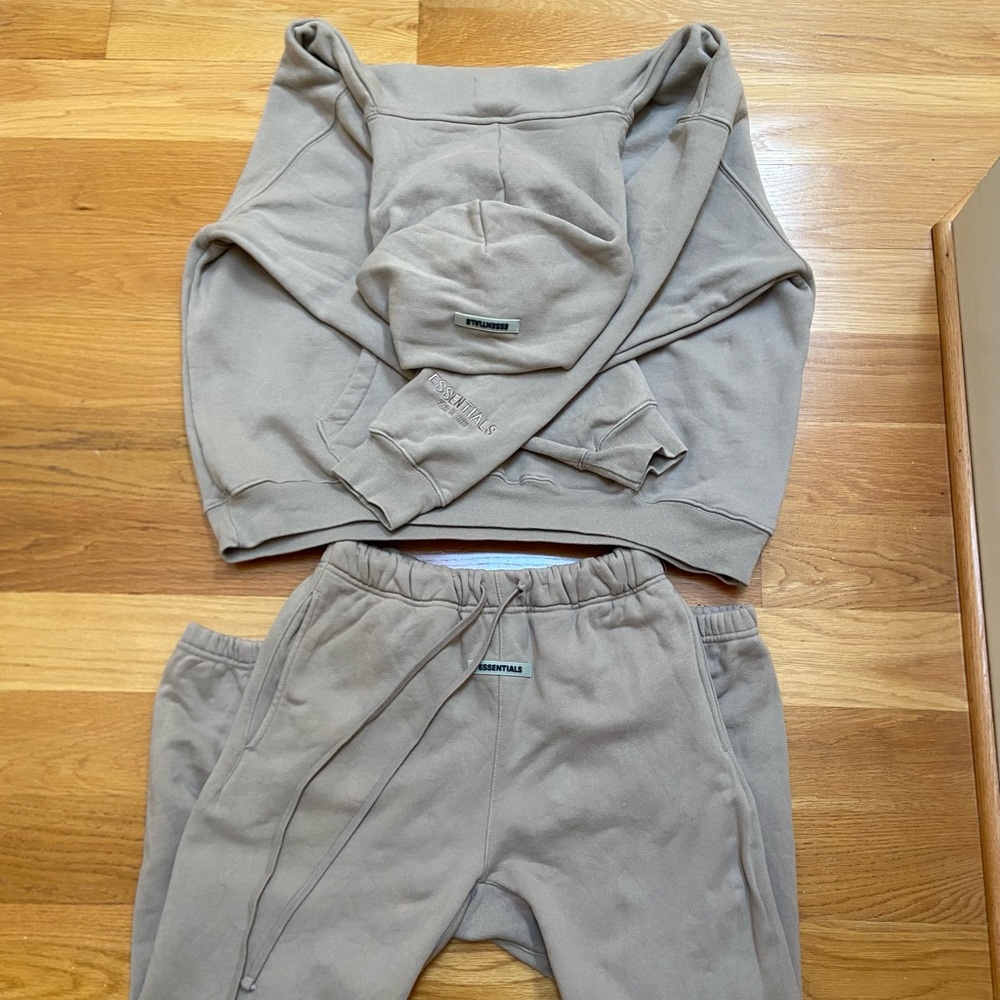 Fear of Gods Essentials Sweatsuit
